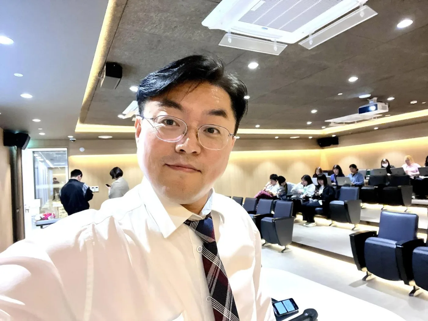 레진 코믹스 생산성 향상을 위한 AI툴 교육 교육 현장 - 나눔경영컨설팅 김종혁