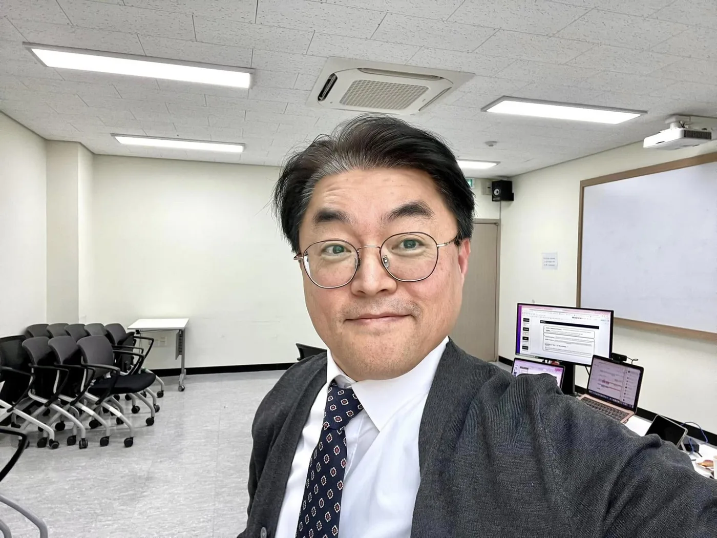 UST 디자인씽킹 워크샵 교육 현장 - 나눔경영컨설팅 김종혁