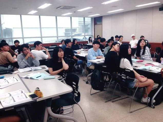 부산대, 창업마케팅 계절학기 개강…김종혁 강사 1일차 진행